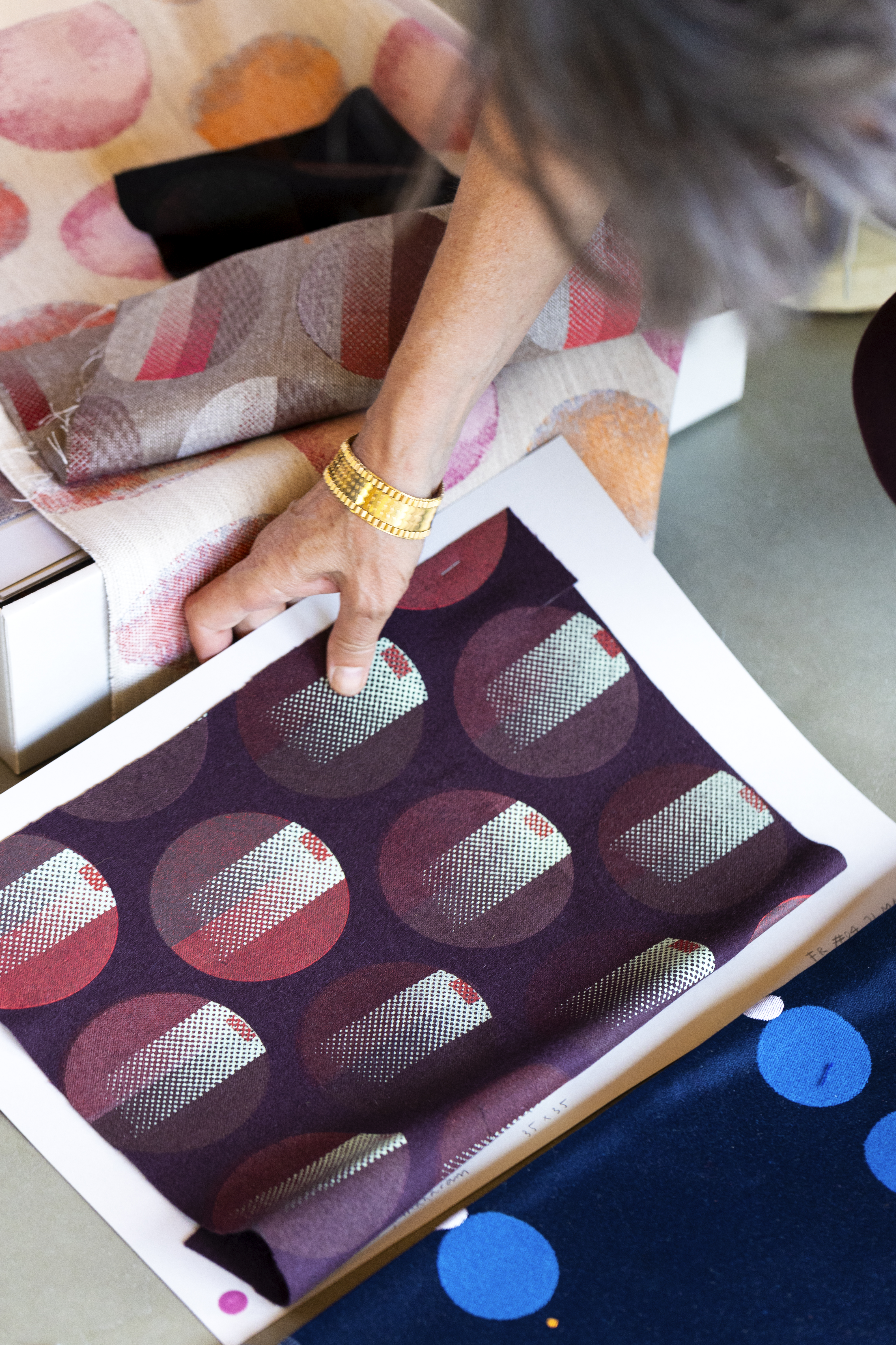 Samples van Hella Jongerius textiele archief.  Foto: Roel van Tour i.o.v. TextielMuseum